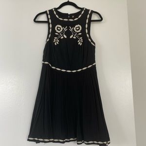 FREE PEOPLE BLACK/WHITE EMBROIDERED DRESS